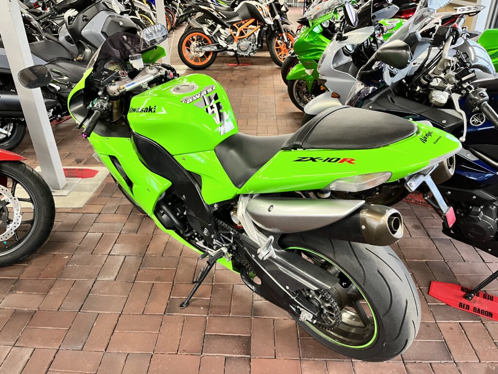 ZX-10R ２００６(D型)部品取車 - オートバイ